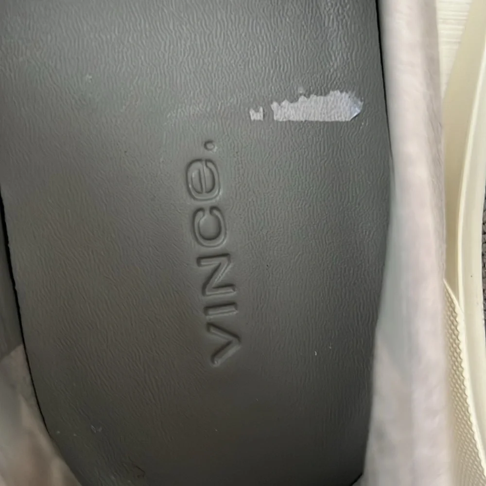 VINCE women’s slip-on sneakers